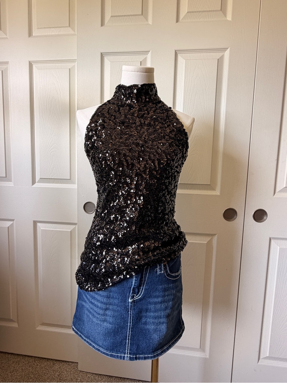 Black Sequin Halter Camisole Top - Sleek Evening Shine